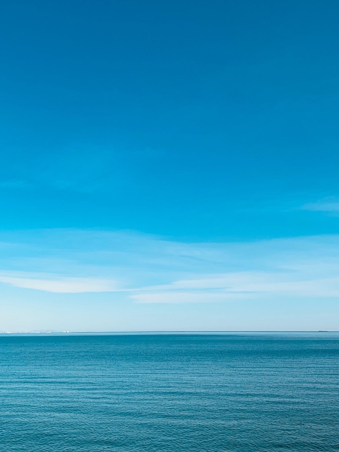 Mer et ciel bleu